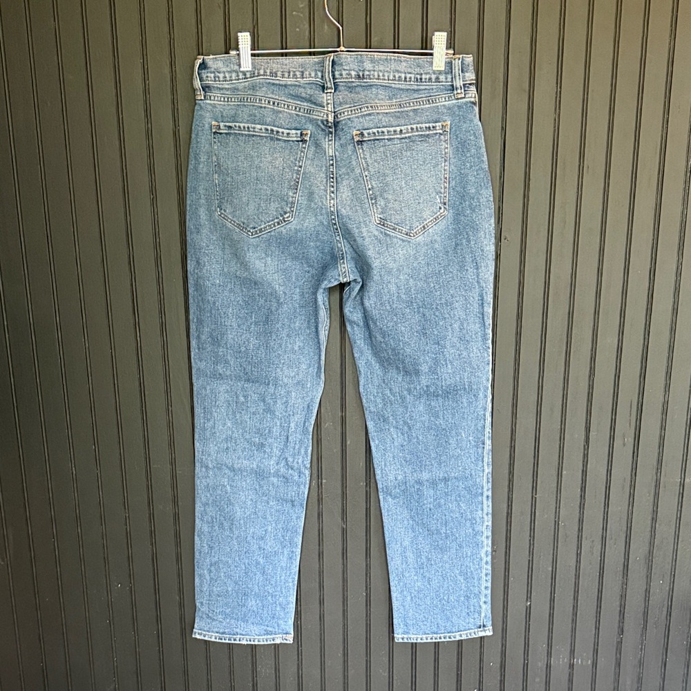 Old Navy Midrise Boyfriend Jeans - Picture 2 of 4